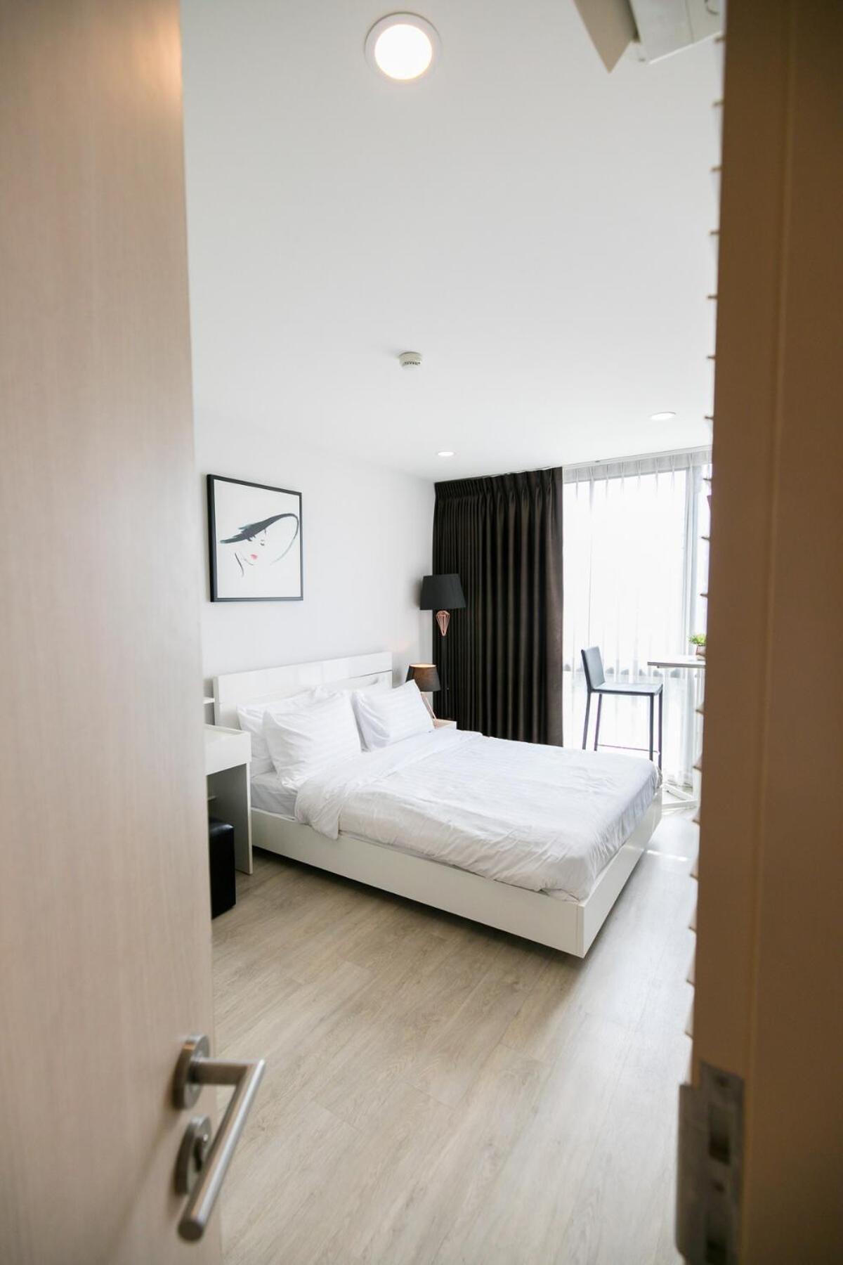 Modern Condo In Nimman P608 By Pimolplace